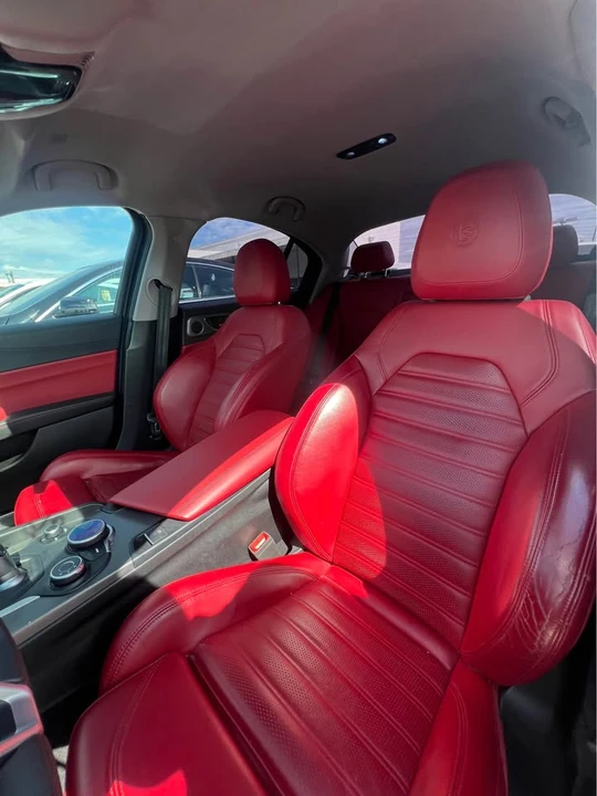 2019 Alfa Romeo Giulia - Image 4 of 5