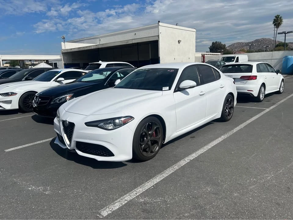 2019 Alfa Romeo Giulia - Image 2 of 5