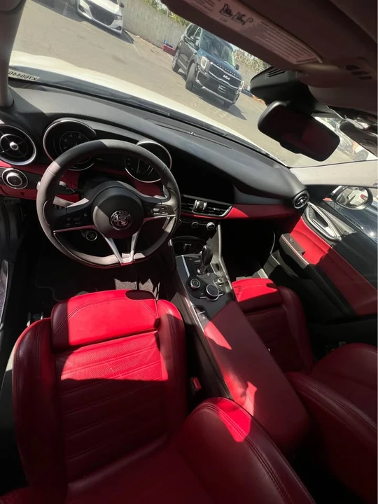 2019 Alfa Romeo Giulia - Image 3 of 5