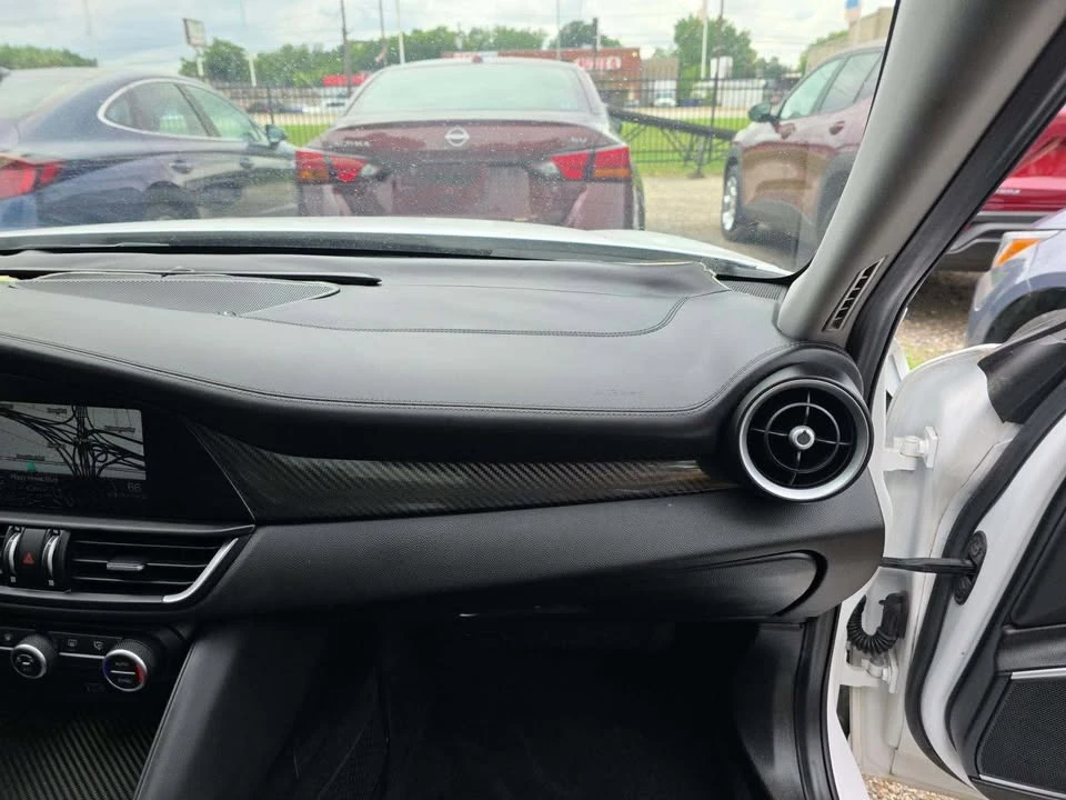 2019 Alfa Romeo Giulia - Image 4 of 12