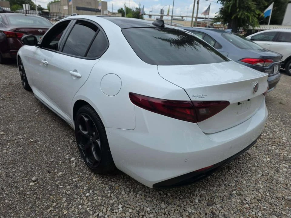 2019 Alfa Romeo Giulia - Image 10 of 12