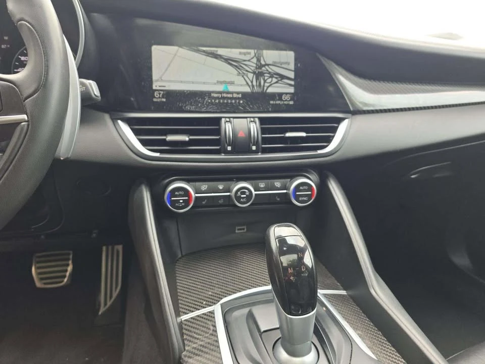 2019 Alfa Romeo Giulia - Image 9 of 12