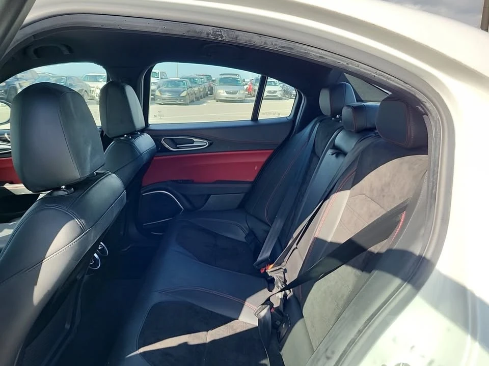 2019 Alfa Romeo Giulia - Image 4 of 9