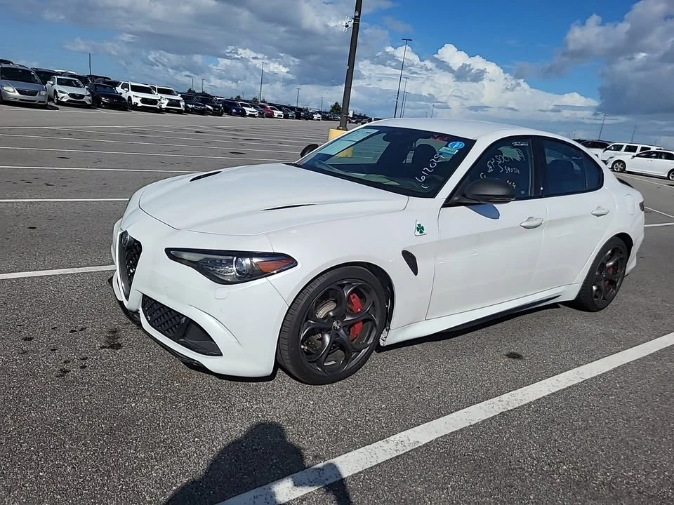 2019 Alfa Romeo Giulia - Image 8 of 9