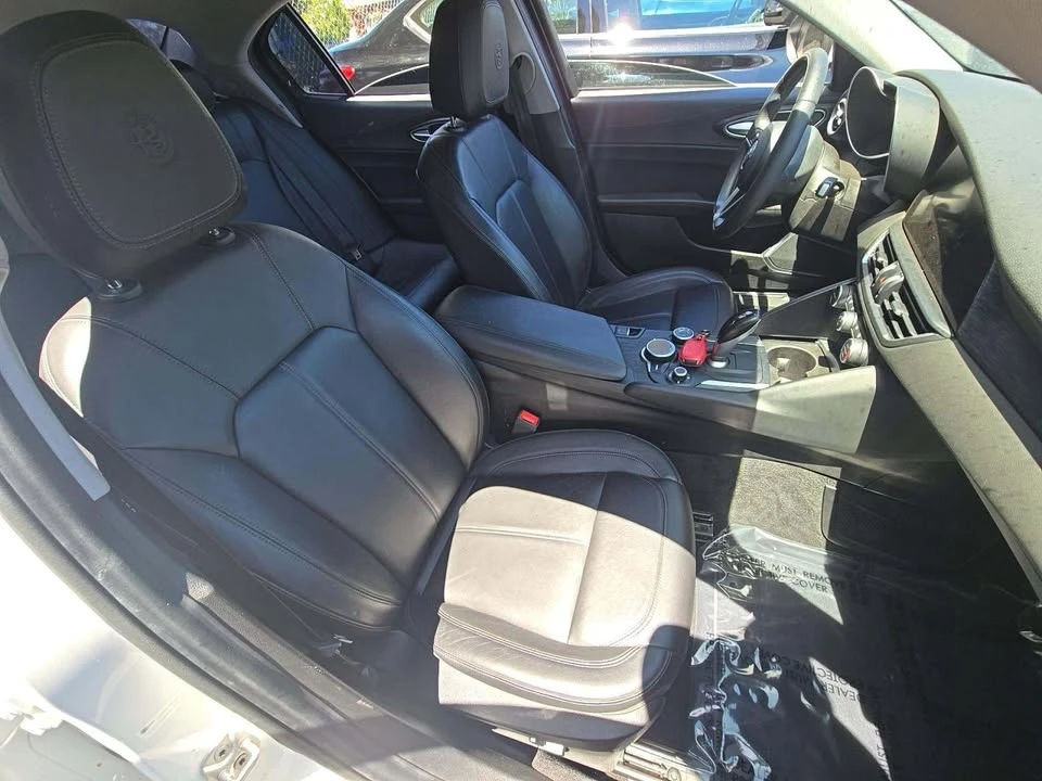 2019 Alfa Romeo Giulia - Image 5 of 10