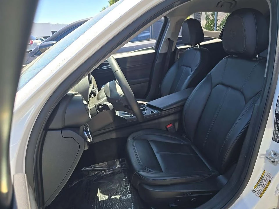 2019 Alfa Romeo Giulia - Image 2 of 10
