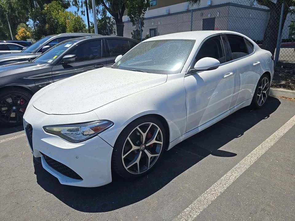 2019 Alfa Romeo Giulia - Image 10 of 10
