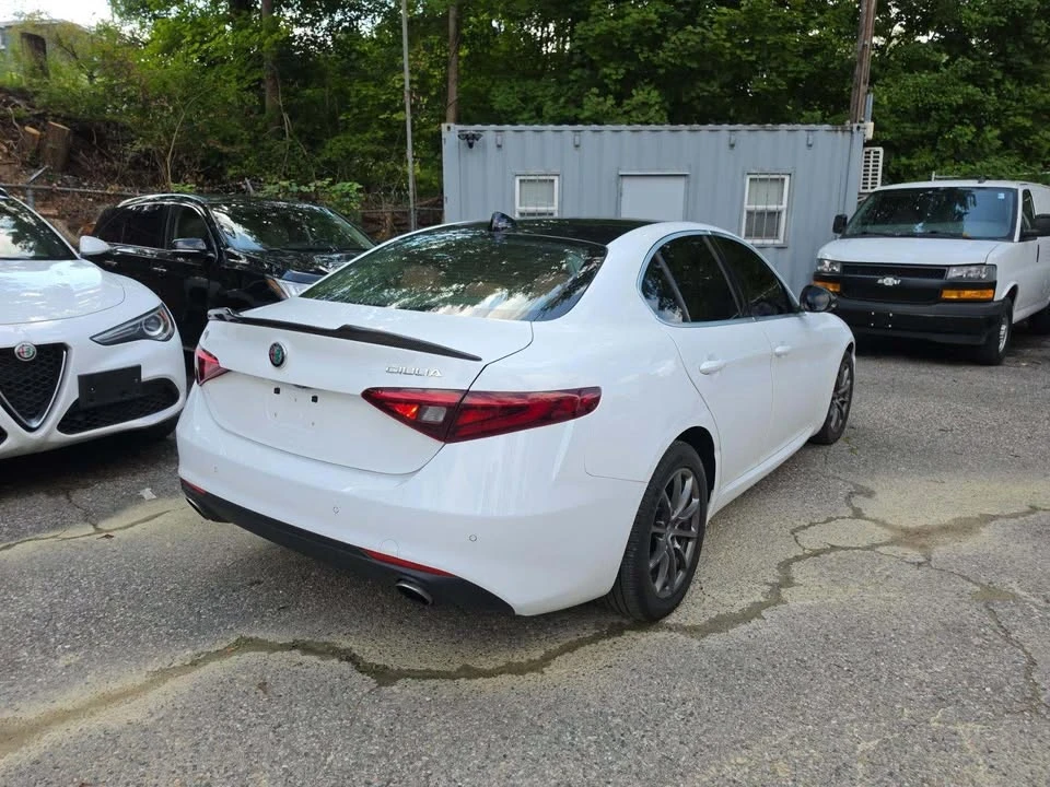 2019 Alfa Romeo Giulia - Image 12 of 12