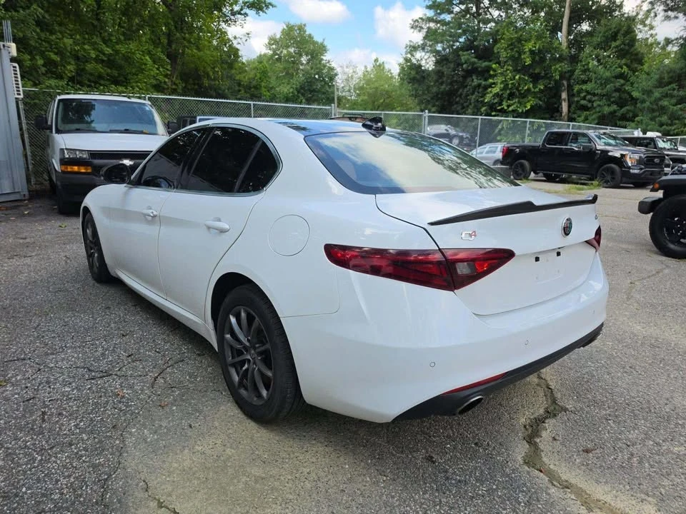 2019 Alfa Romeo Giulia - Image 11 of 12
