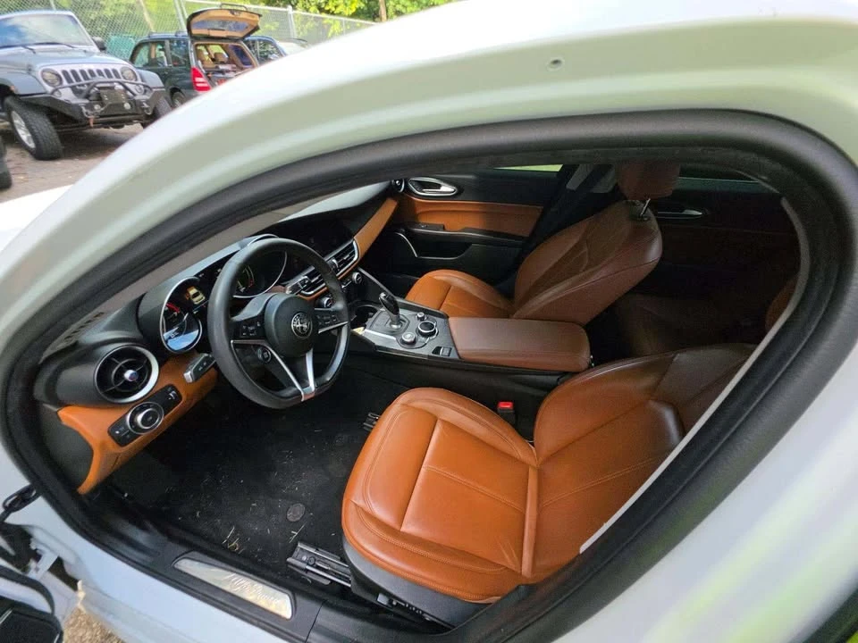 2019 Alfa Romeo Giulia - Image 7 of 12