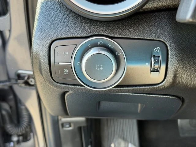 2019 Alfa Romeo Giulia - Image 8 of 16