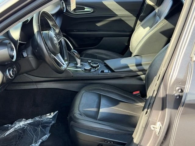 2019 Alfa Romeo Giulia - Image 15 of 16