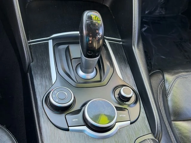 2019 Alfa Romeo Giulia - Image 12 of 16