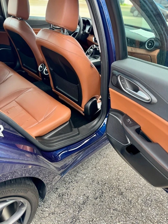 2019 Alfa Romeo Giulia - Image 15 of 21