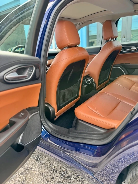 2019 Alfa Romeo Giulia - Image 13 of 21