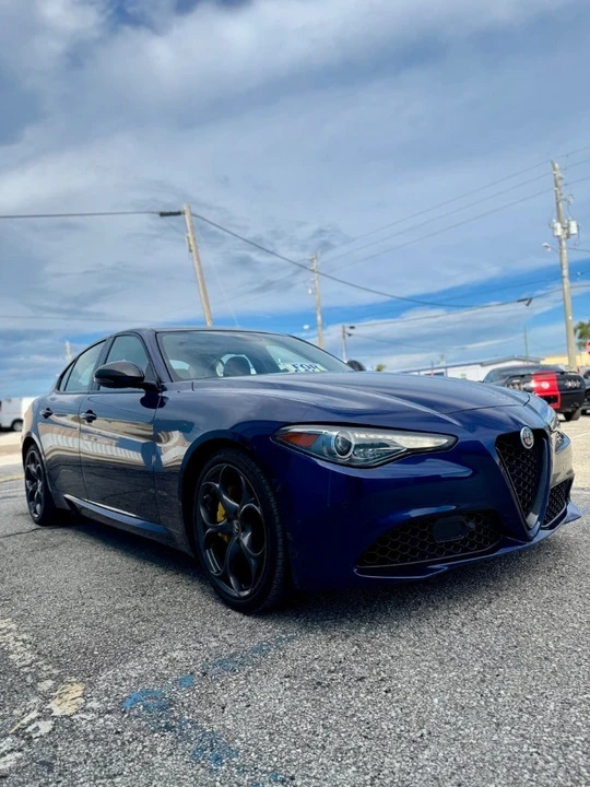 2019 Alfa Romeo Giulia - Image 10 of 21