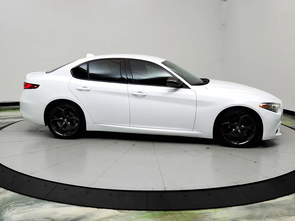 2019 Alfa Romeo Giulia - Image 4 of 31