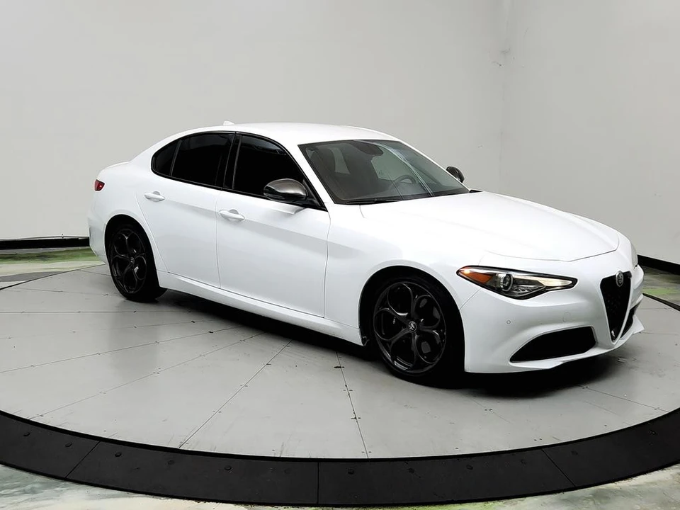 2019 Alfa Romeo Giulia - Image 3 of 31