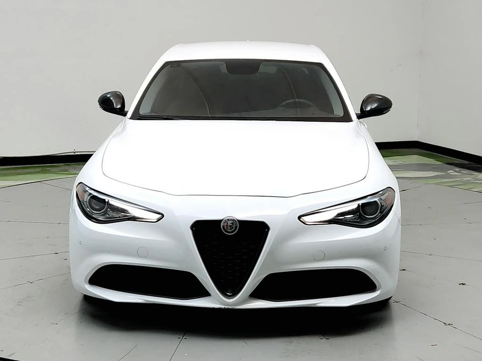 2019 Alfa Romeo Giulia - Image 2 of 31