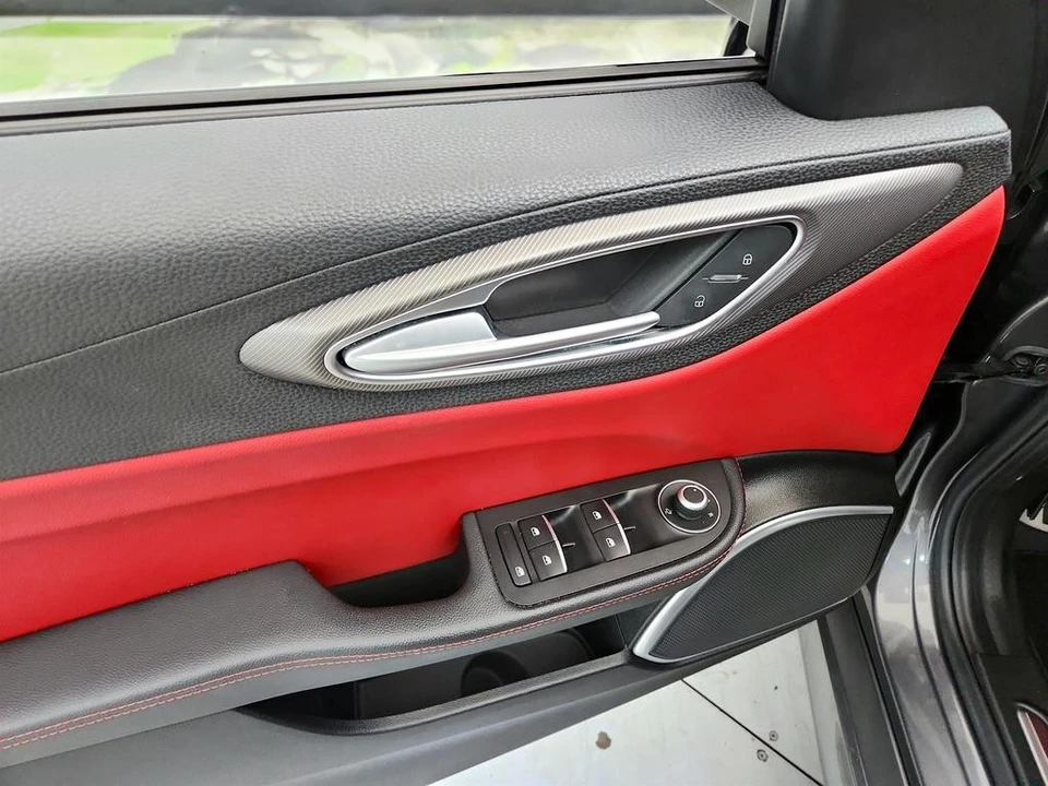 2019 Alfa Romeo Giulia - Image 20 of 31