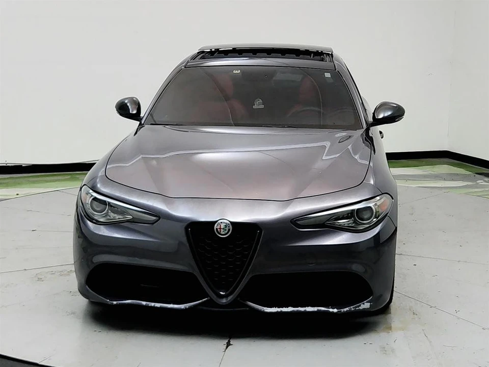 2019 Alfa Romeo Giulia - Image 2 of 31