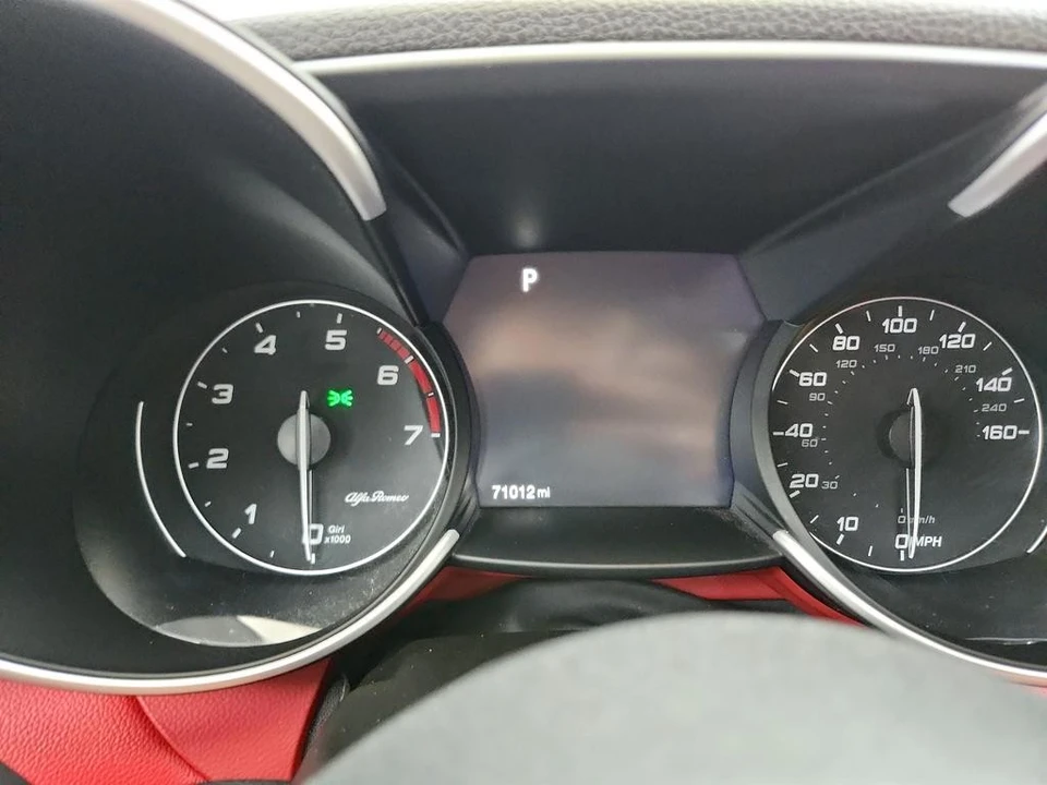 2019 Alfa Romeo Giulia - Image 15 of 31