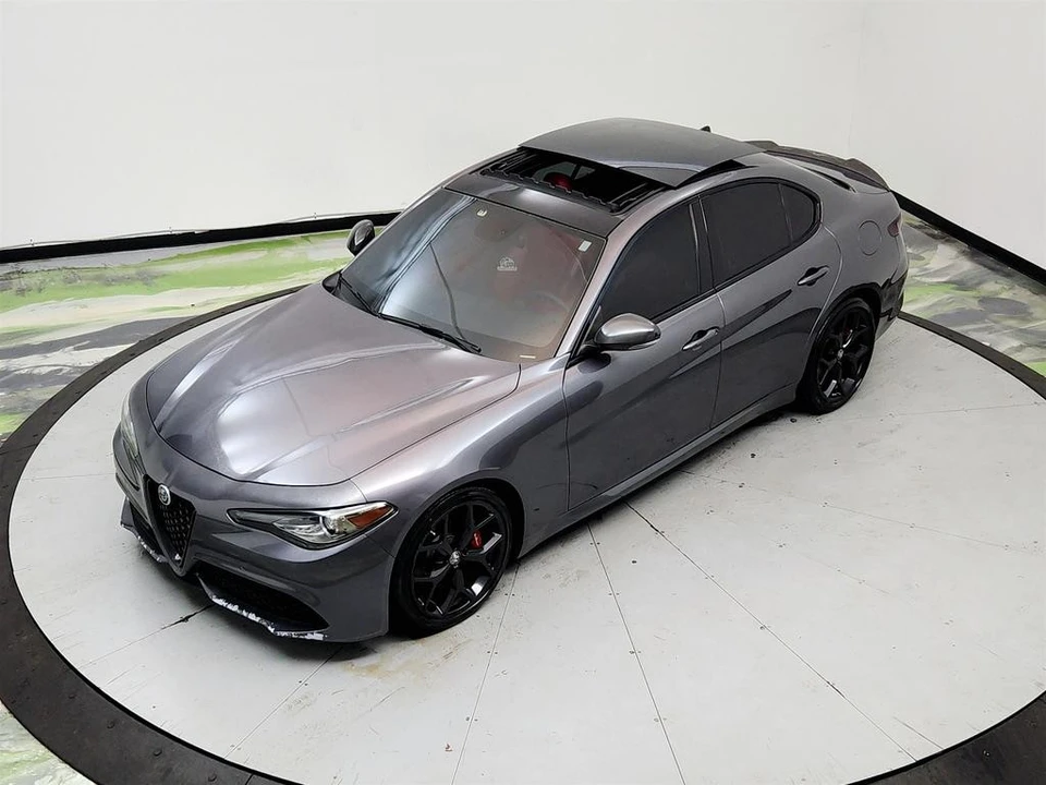 2019 Alfa Romeo Giulia - Image 31 of 31