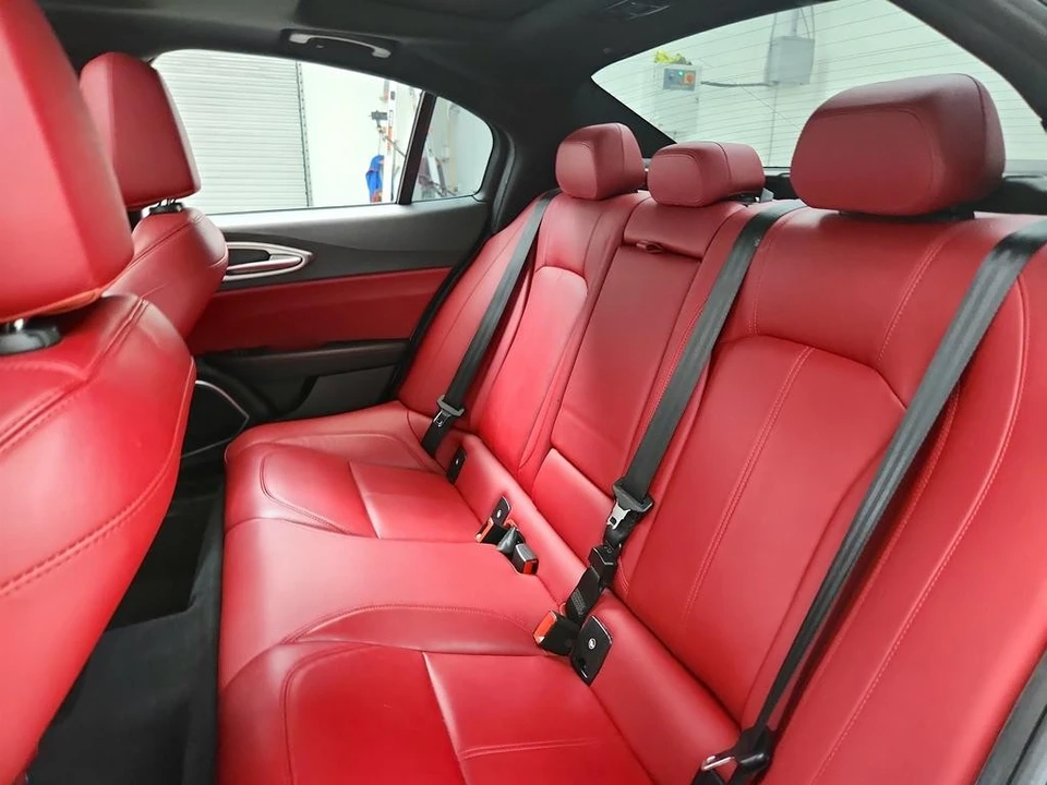 2019 Alfa Romeo Giulia - Image 22 of 31