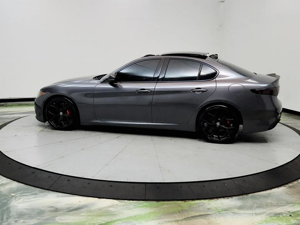 2019 Alfa Romeo Giulia - Image 8 of 31
