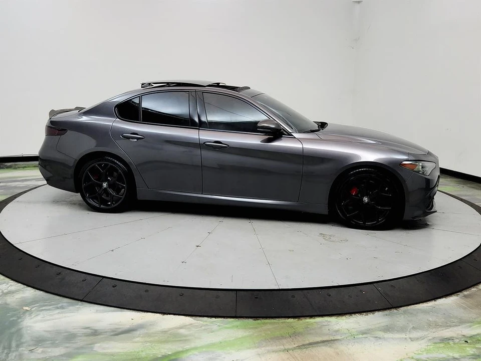 2019 Alfa Romeo Giulia - Image 4 of 31