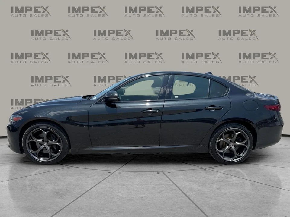 2019 Alfa Romeo Giulia - Image 2 of 31