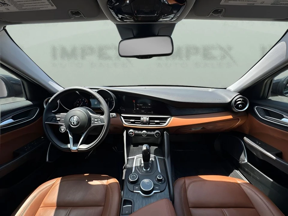 2019 Alfa Romeo Giulia - Image 12 of 31