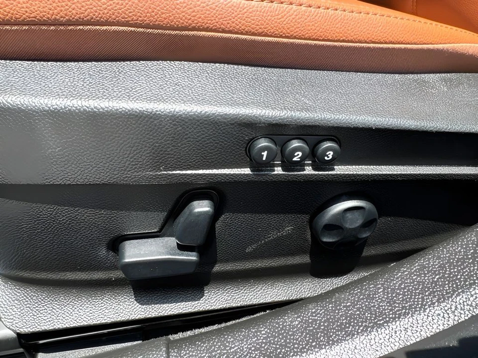 2019 Alfa Romeo Giulia - Image 10 of 31