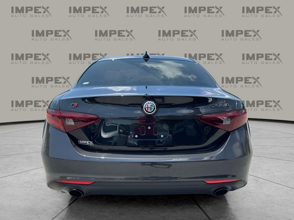 2019 Alfa Romeo Giulia - Image 4 of 31