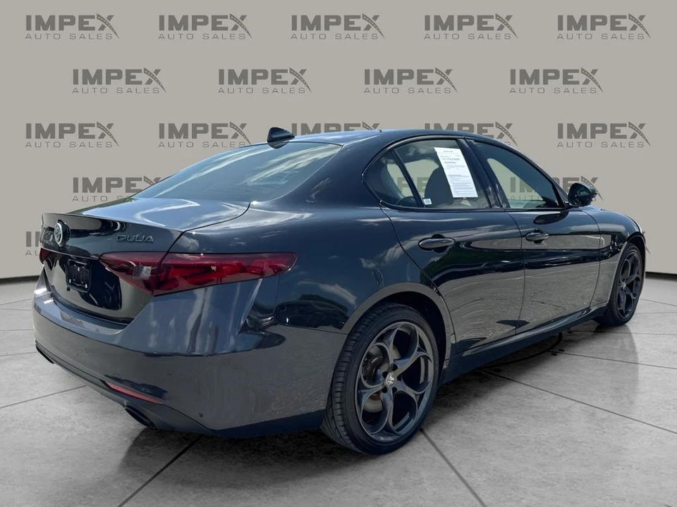 2019 Alfa Romeo Giulia - Image 5 of 31