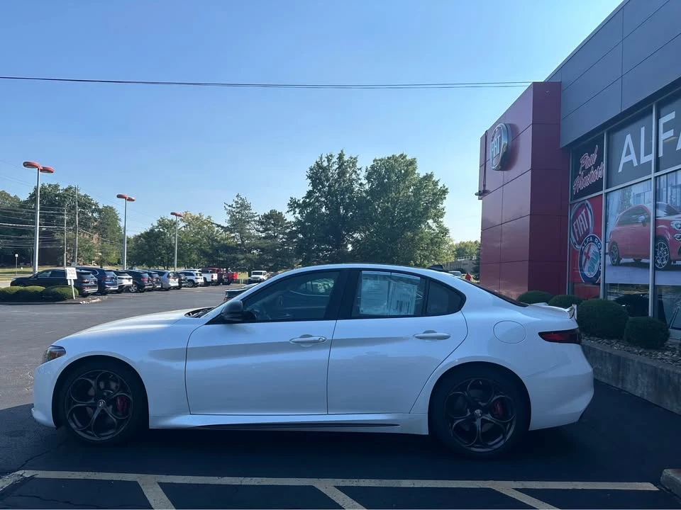 2019 Alfa Romeo Giulia - Image 5 of 17
