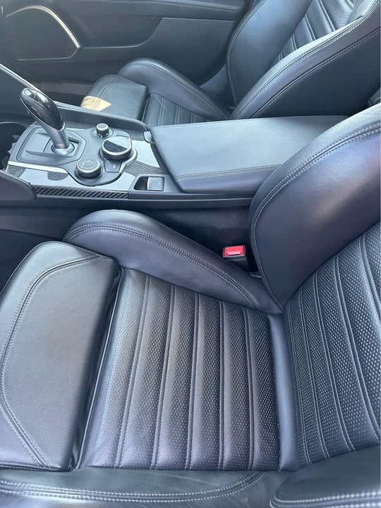 2019 Alfa Romeo Giulia - Image 11 of 17