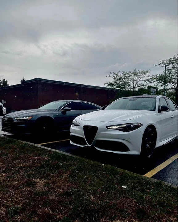 2019 Alfa Romeo Giulia - Image 13 of 17