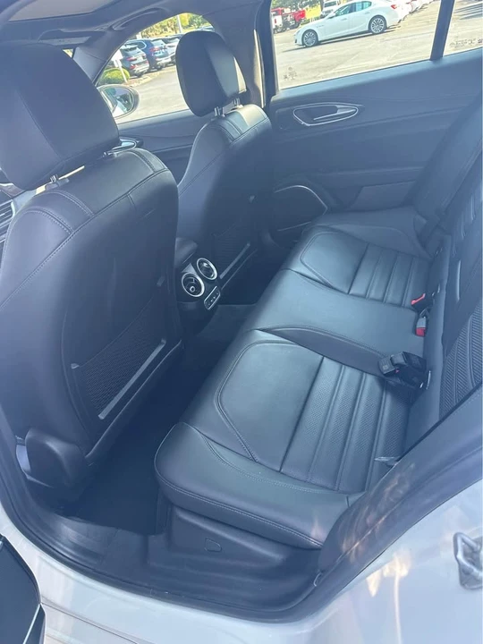 2019 Alfa Romeo Giulia - Image 12 of 17
