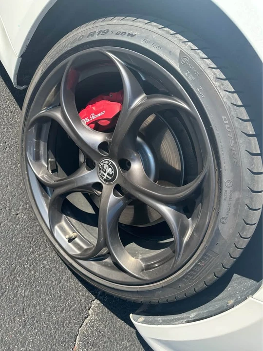 2019 Alfa Romeo Giulia - Image 8 of 17