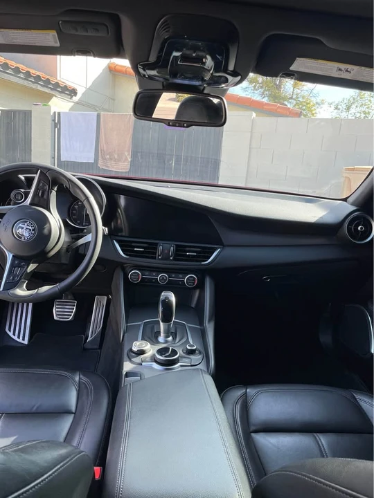 2019 Alfa Romeo Giulia - Image 4 of 5