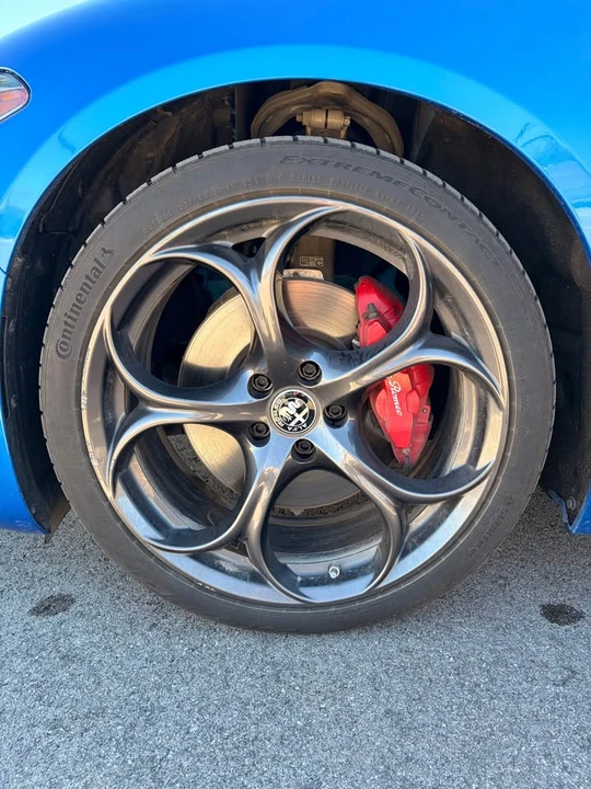 2019 Alfa Romeo Giulia - Image 11 of 20