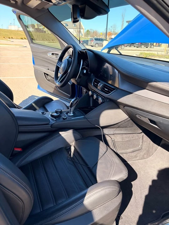2019 Alfa Romeo Giulia - Image 17 of 20