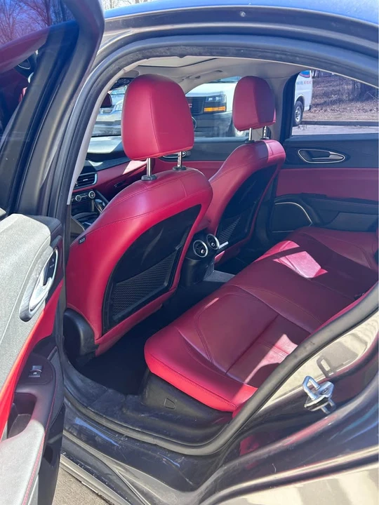 2019 Alfa Romeo Giulia - Image 8 of 15