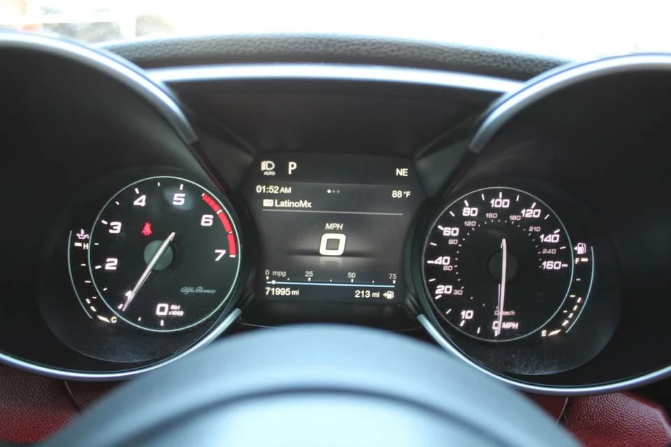 2019 Alfa Romeo Giulia - Image 15 of 20