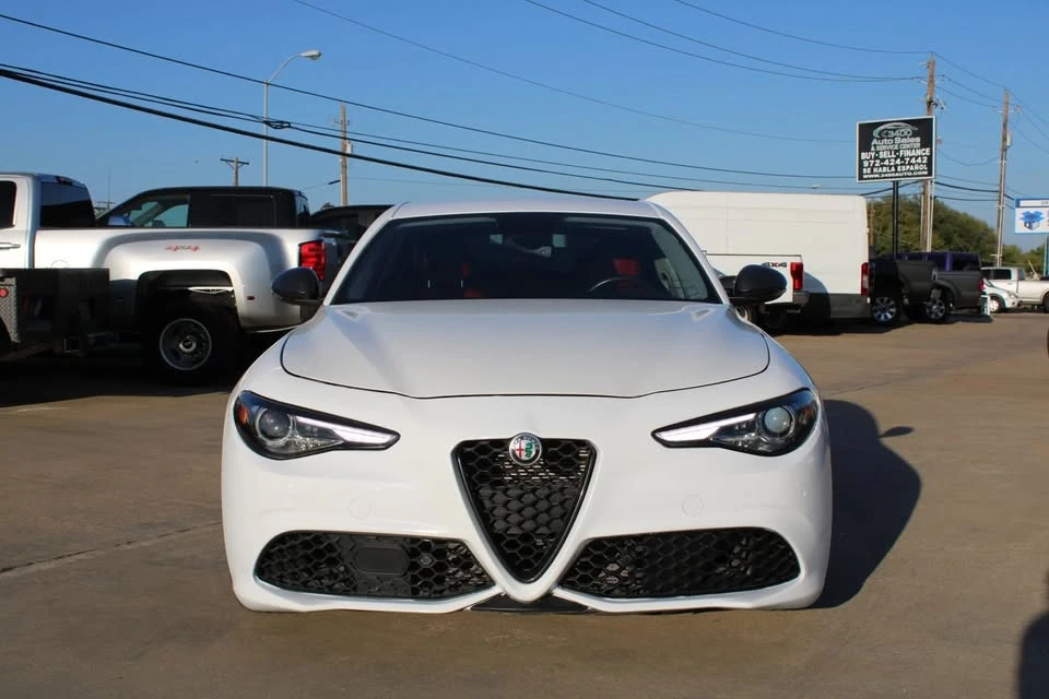 2019 Alfa Romeo Giulia - Image 2 of 20