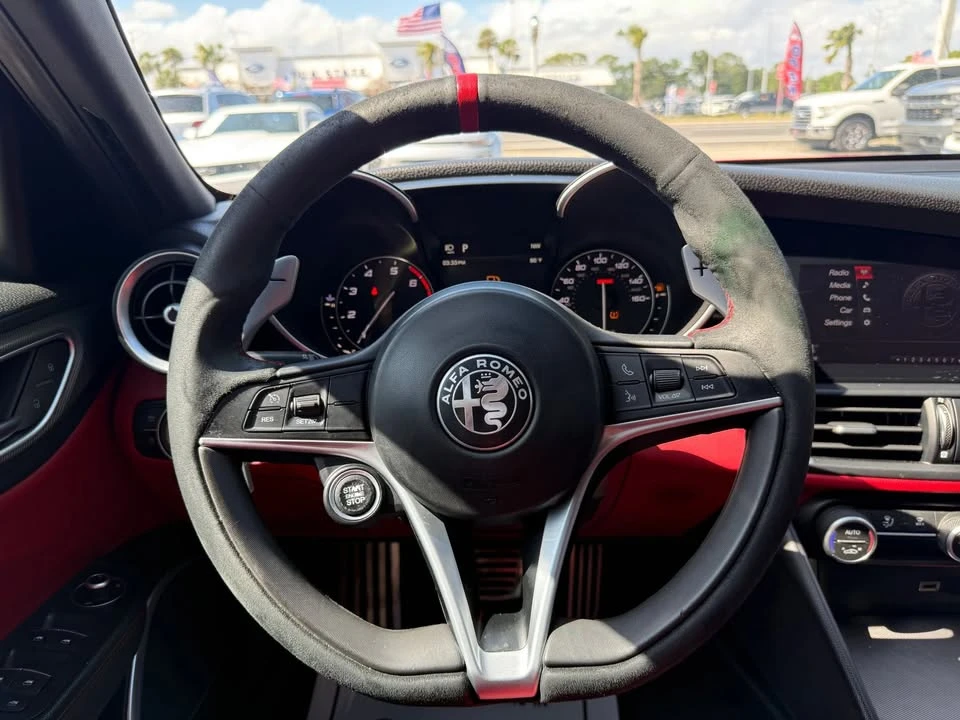 2019 Alfa Romeo Giulia - Image 14 of 18