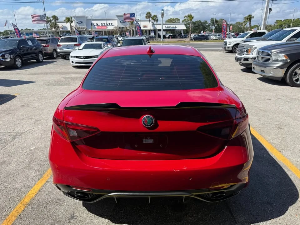 2019 Alfa Romeo Giulia - Image 6 of 18