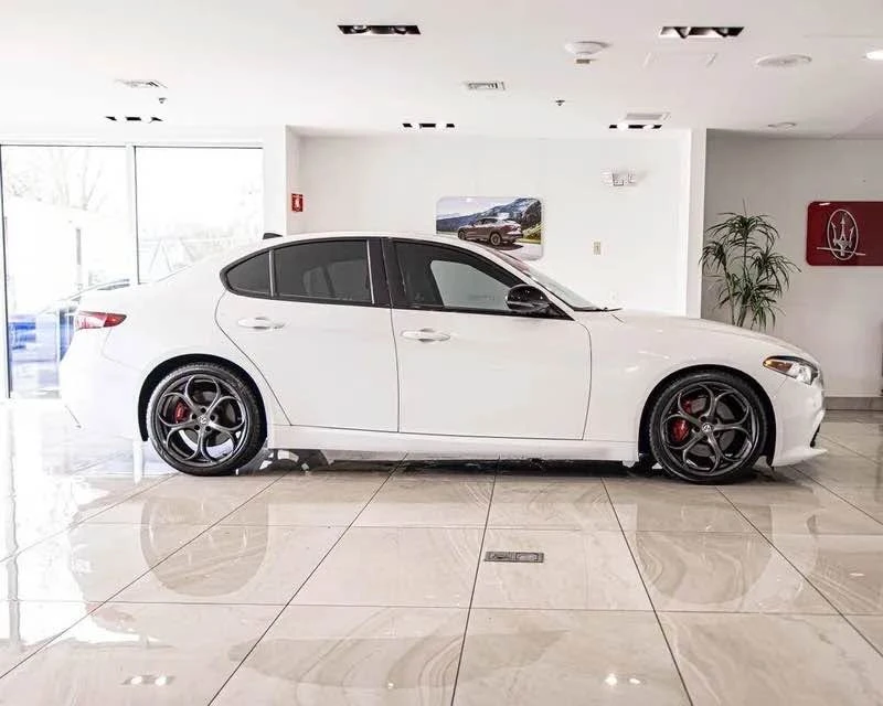 2019 Alfa Romeo Giulia - Image 6 of 15