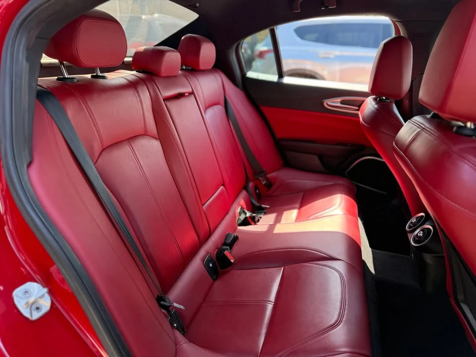 2019 Alfa Romeo Giulia - Image 16 of 18
